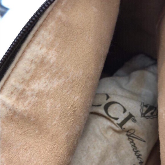 Authentic Gucci - Picture 2 of 4